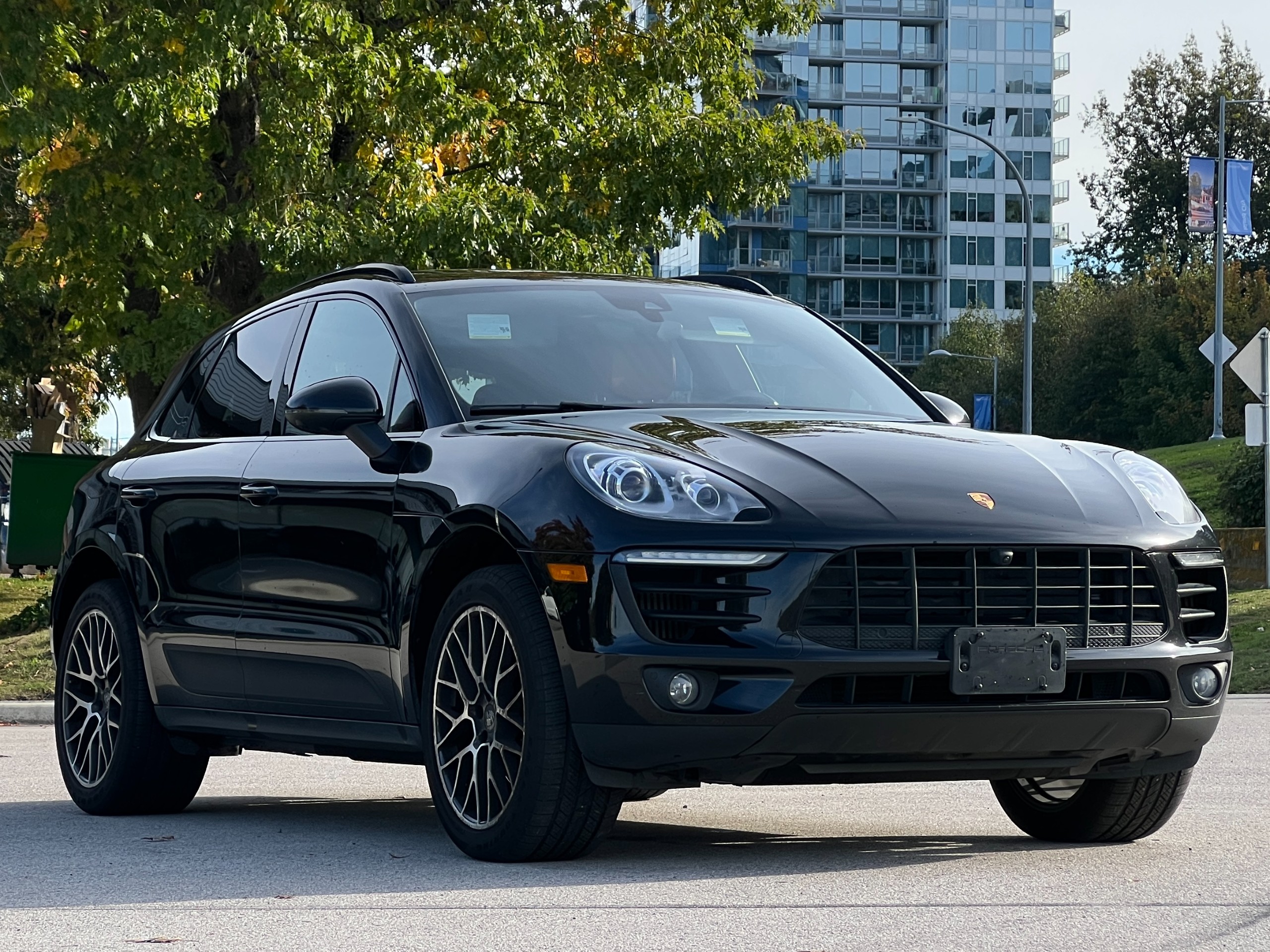 2018 Porsche Macan s | BC Local - Image 1